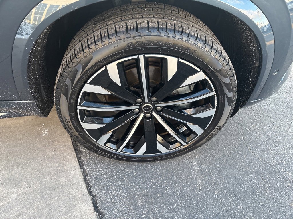 Certified 2025 Volvo XC90 B6 Plus image 14