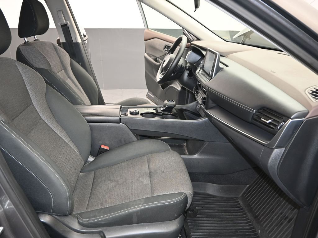 Used 2021 Nissan Rogue S image 22