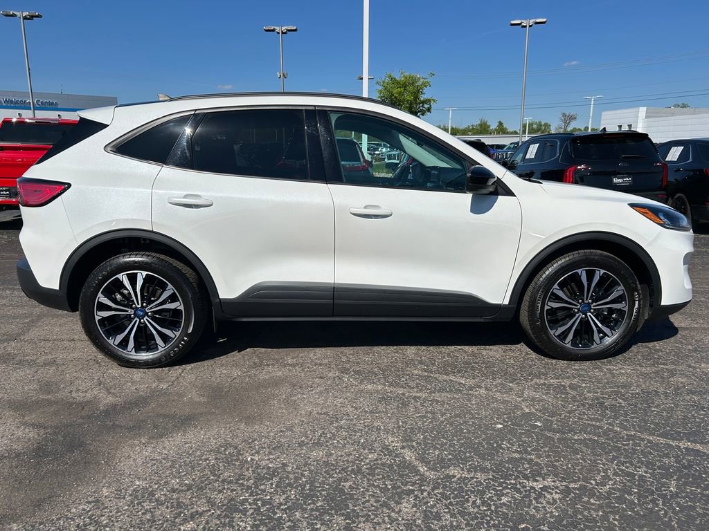 Used 2022 Ford Escape SEL w/ SEL Stealth AWD Package image 8