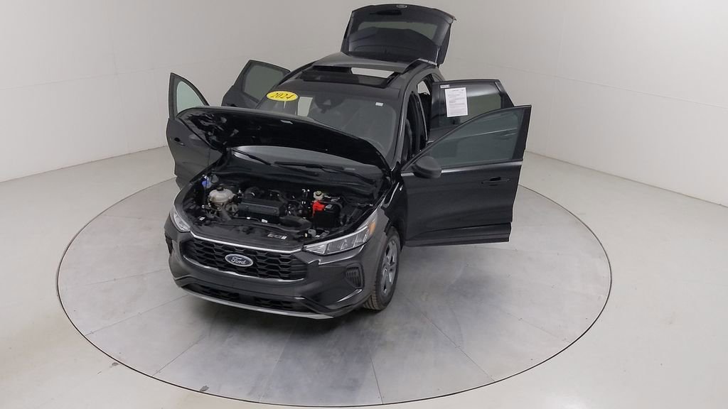 Certified 2024 Ford Escape ST-Line w/ Tech Pack #1 AWD/4WD image 47