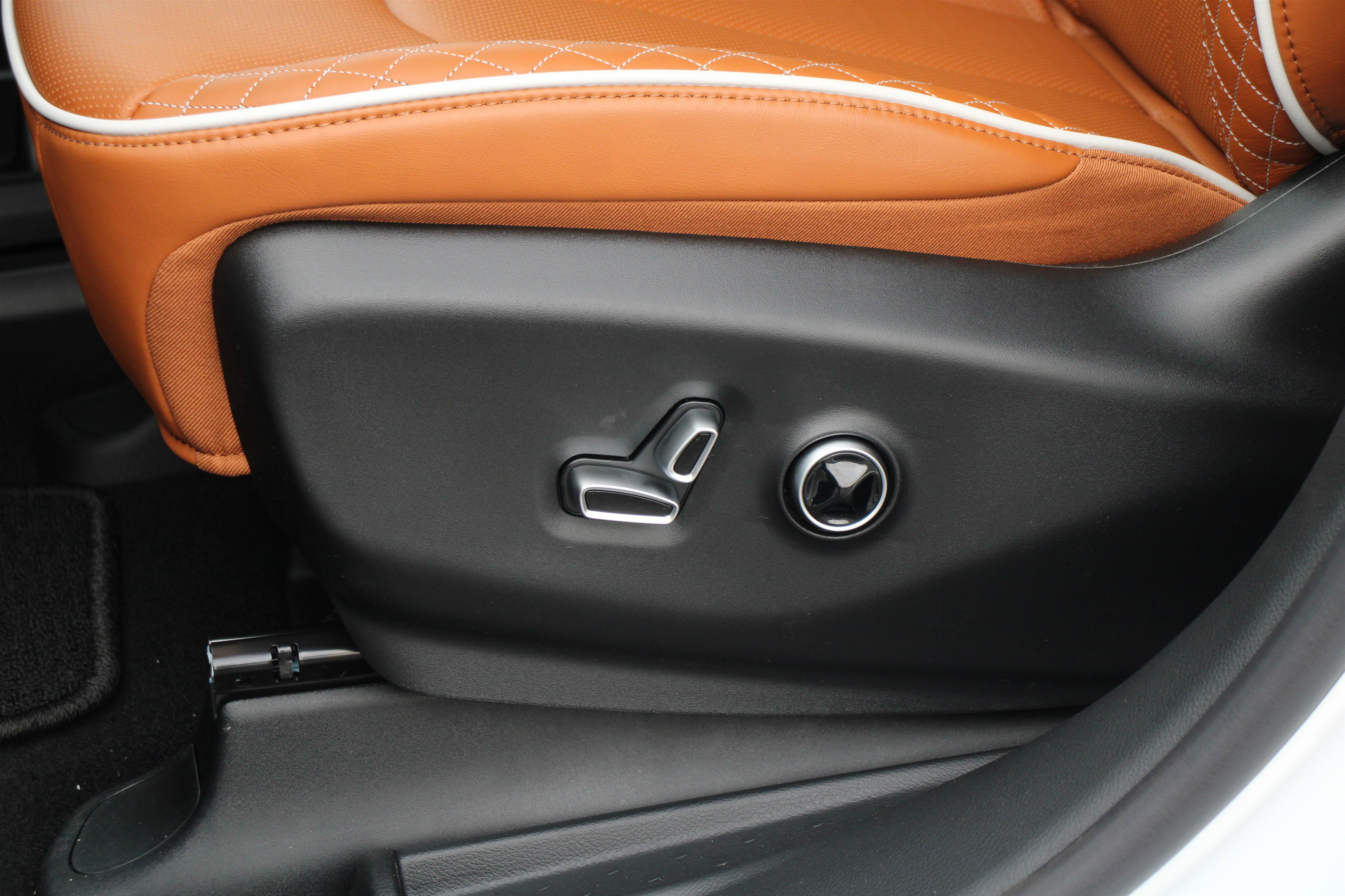 New 2026 Chrysler Pacifica Pinnacle image 4