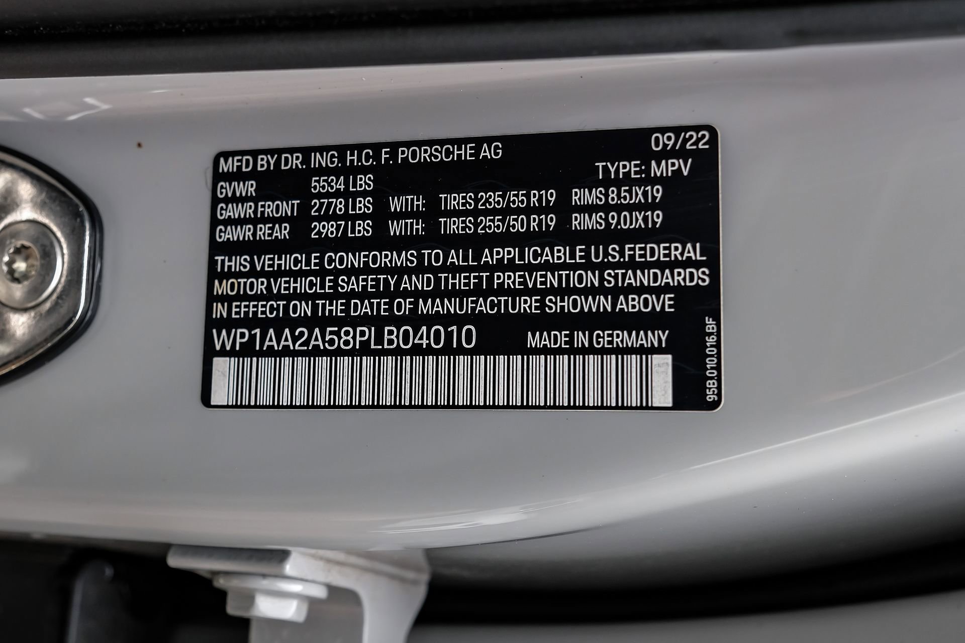Used 2023 Porsche Macan AWD/4WD image 73