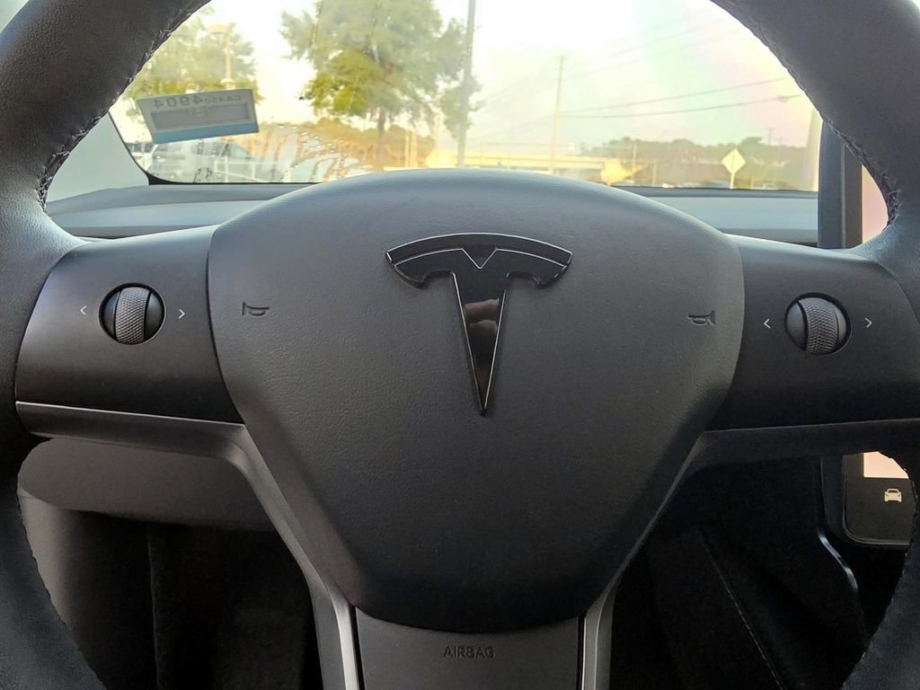 Used 2024 Tesla Model Y Long Range image 13