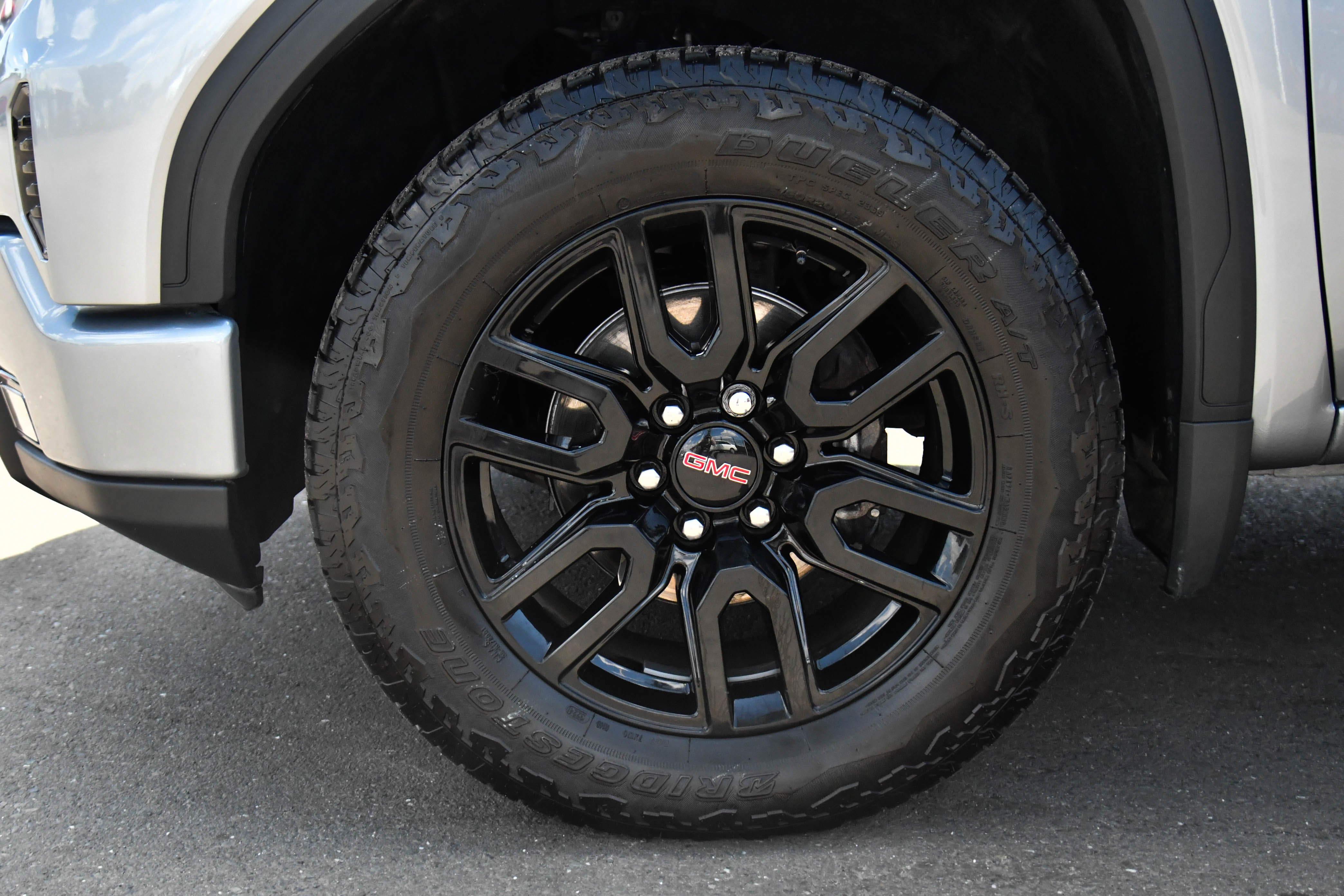 Used 2025 GMC Sierra 1500 Elevation w/ X31 Off-Road Package AWD/4WD image 12