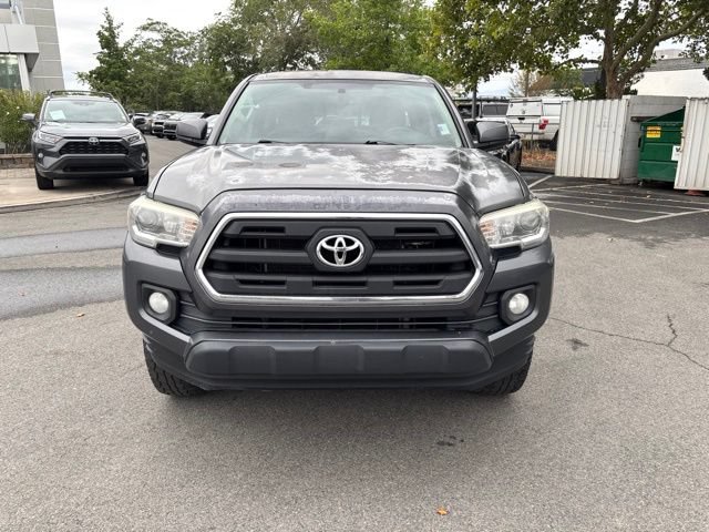 Used 2017 Toyota Tacoma TRD Off-Road AWD/4WD image 10