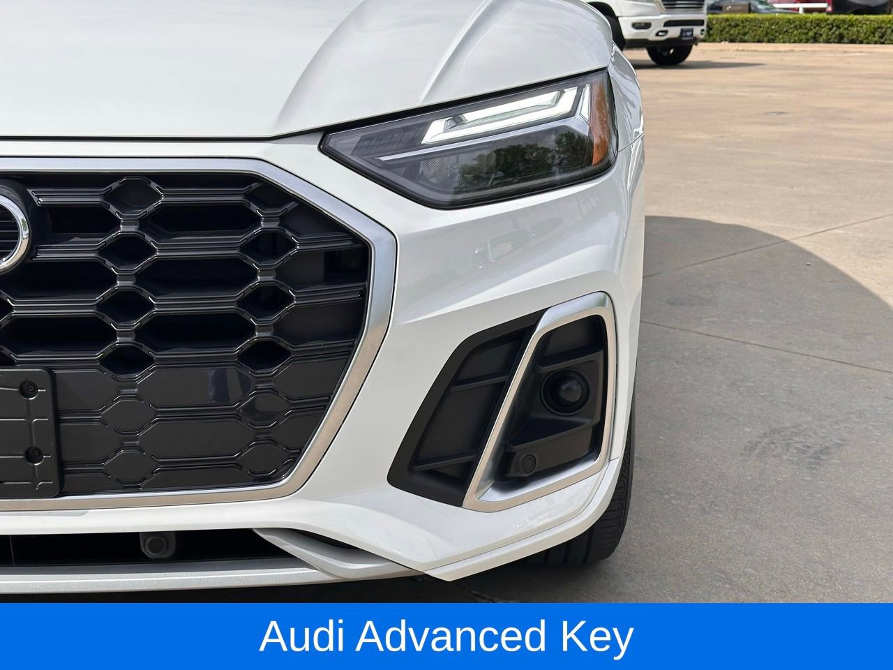 Used 2023 Audi Q5 2.0T Premium w/ Convenience Package image 4