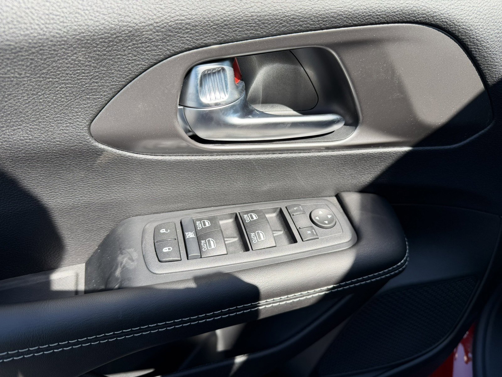 New 2026 Chrysler Voyager LX FWD image 15