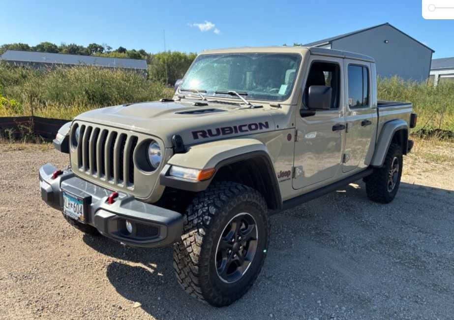 Used 2022 Jeep Gladiator Rubicon w/ Cold Weather Group AWD/4WD image 2