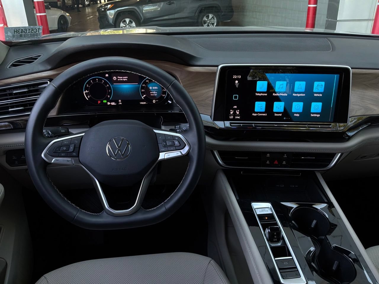 Used 2026 Volkswagen Atlas SE FWD image 16