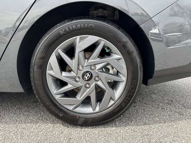 Certified 2025 Hyundai Elantra Hybrid FWD image 19