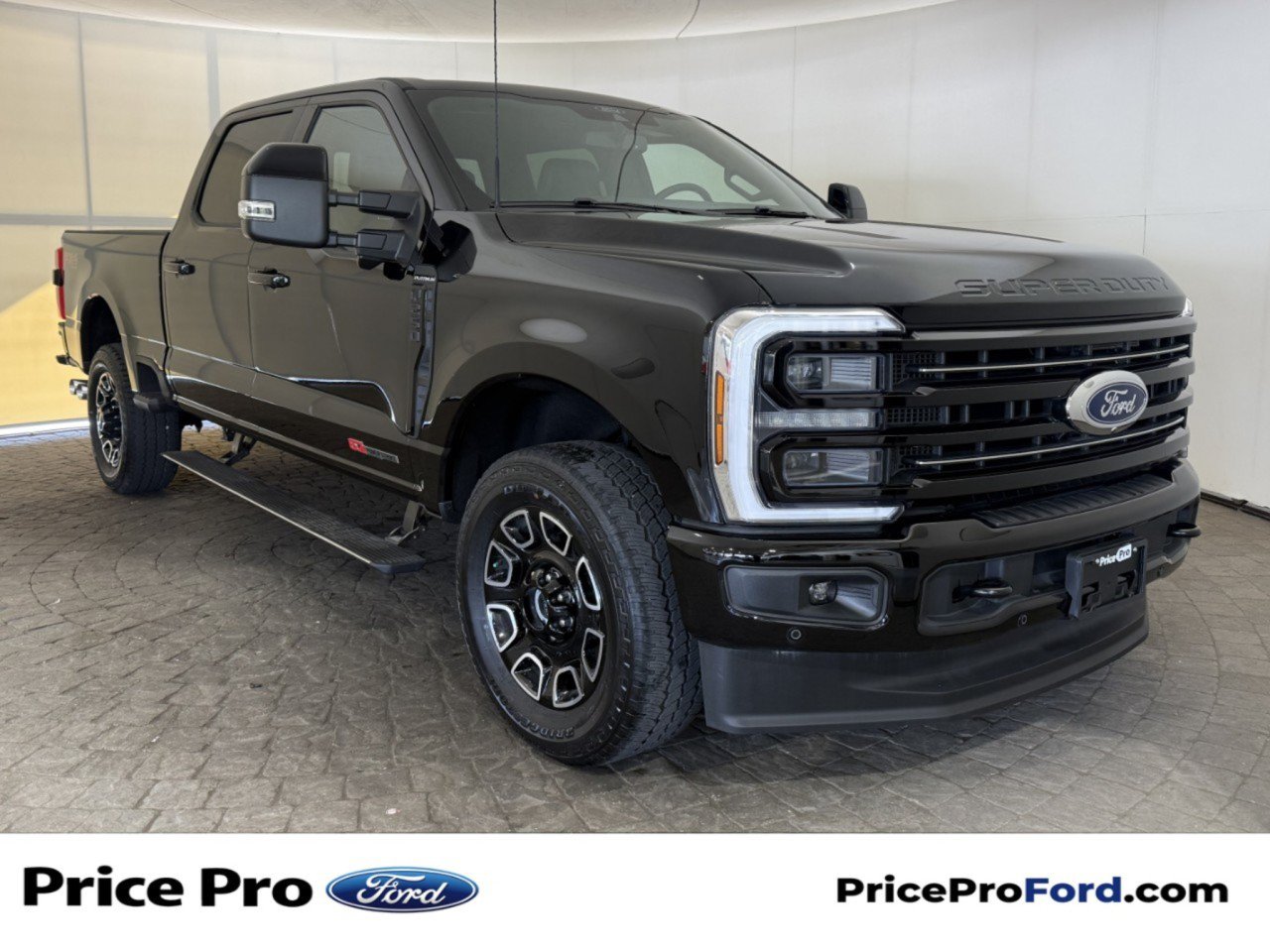 Certified 2025 Ford F250 Platinum AWD/4WD image 1