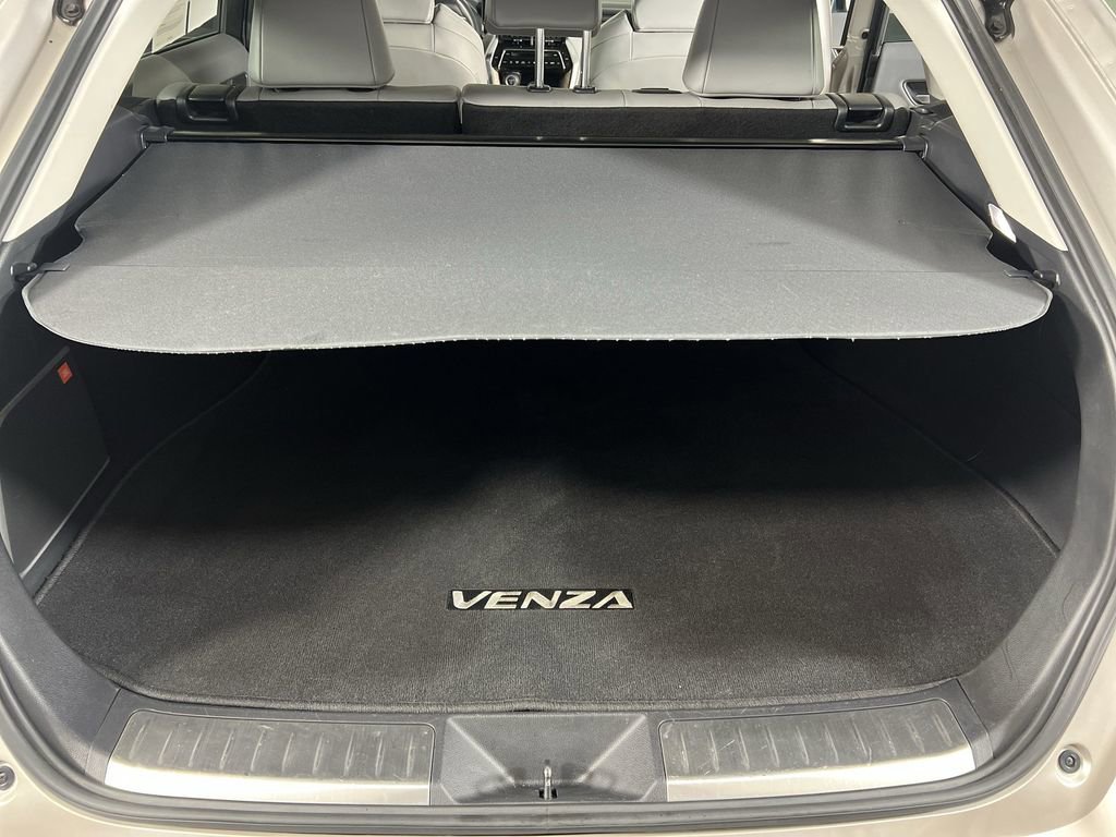 Used 2024 Toyota Venza Limited image 24