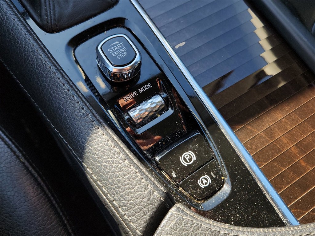 Used 2019 Volvo XC90 T6 Momentum w/ Advanced Package image 30