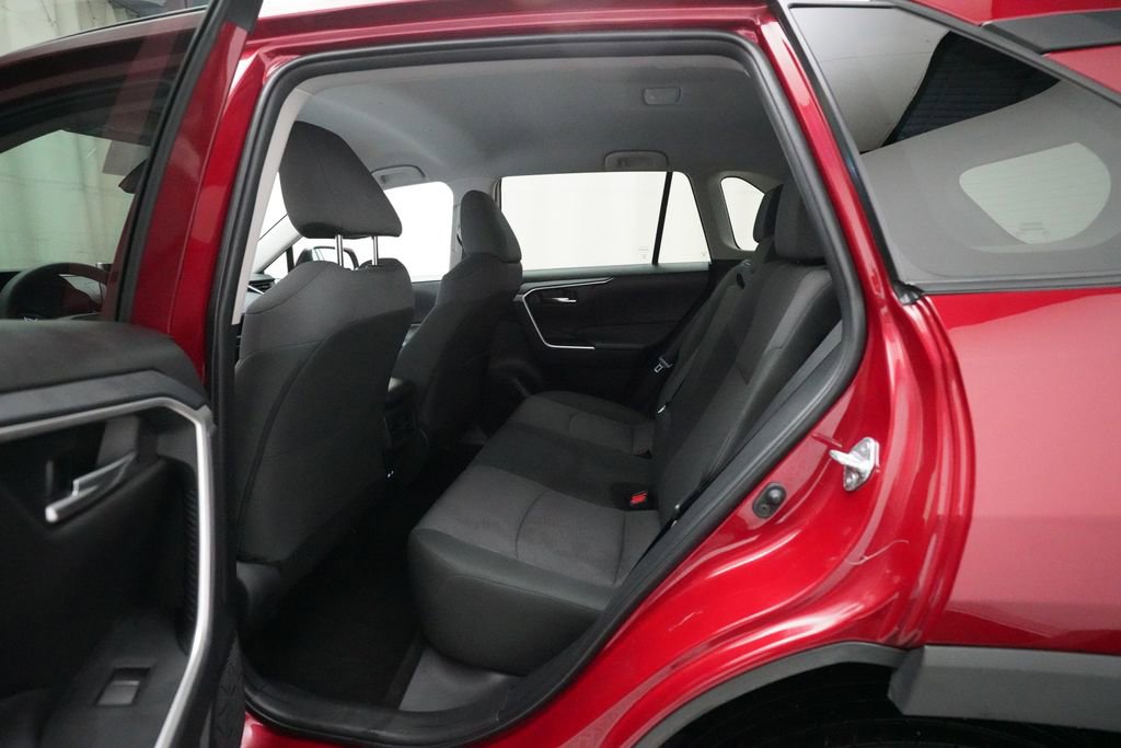 Used 2025 Toyota RAV4 XLE AWD/4WD image 15