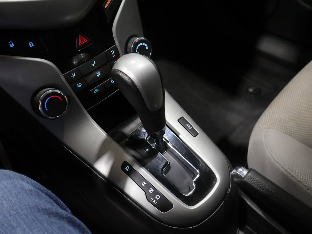 Used 2014 Chevrolet Cruze LT image 27