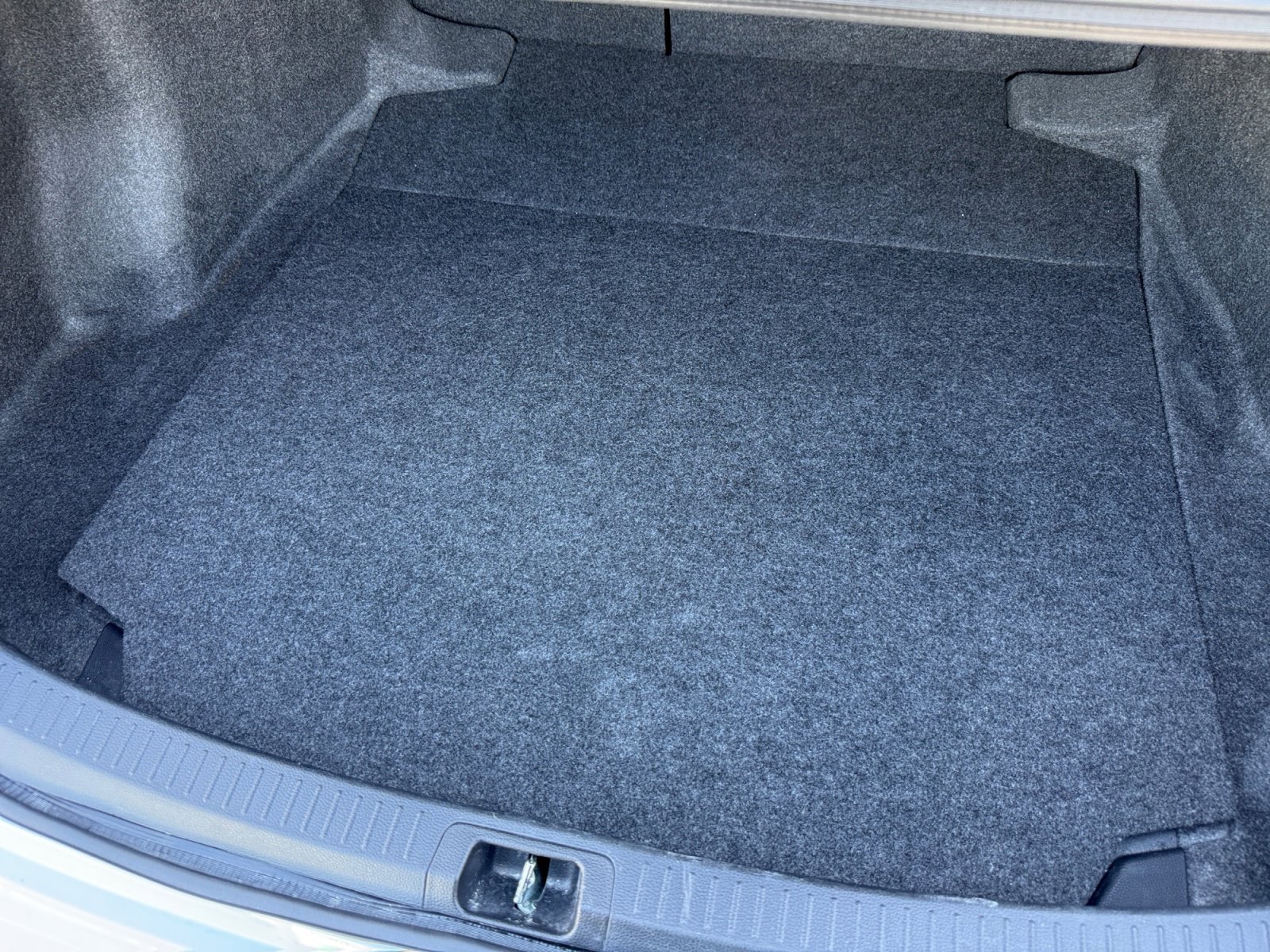 Used 2025 Toyota Corolla LE image 20