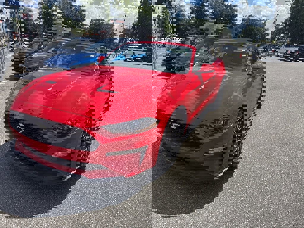 Used 2020 Ford Mustang Premium image 3