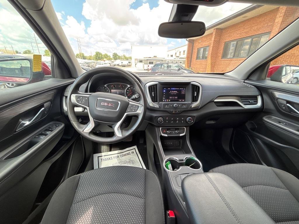 Used 2024 GMC Terrain SLE AWD/4WD image 18