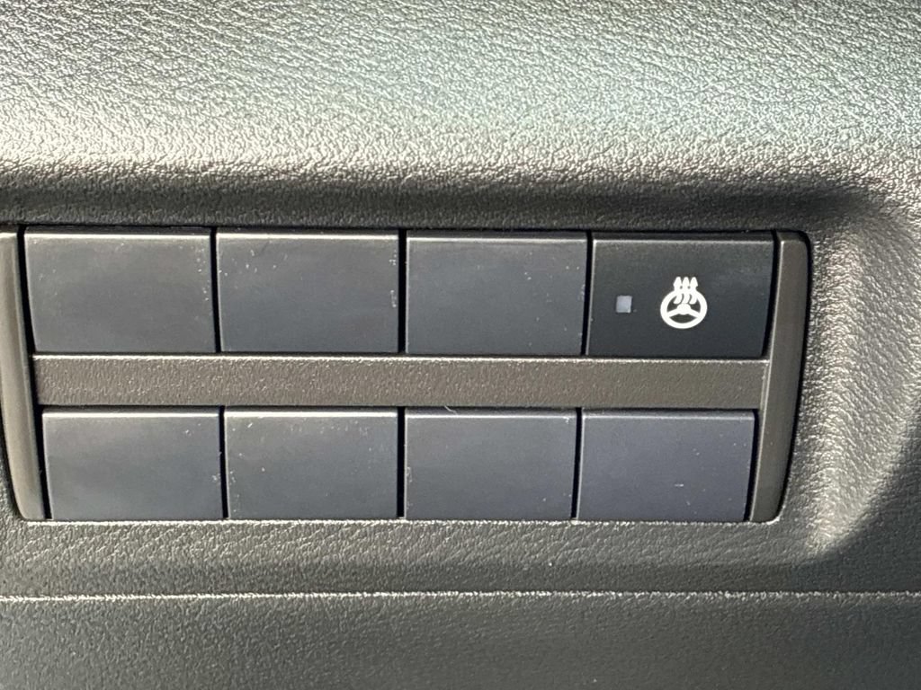 Certified 2024 Nissan Kicks SR w/ SR Premium Package FWD image 24