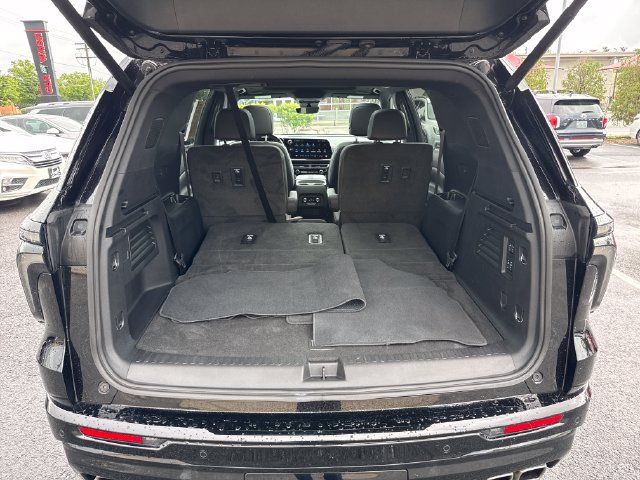 Used 2024 Chevrolet Traverse RS AWD/4WD image 23