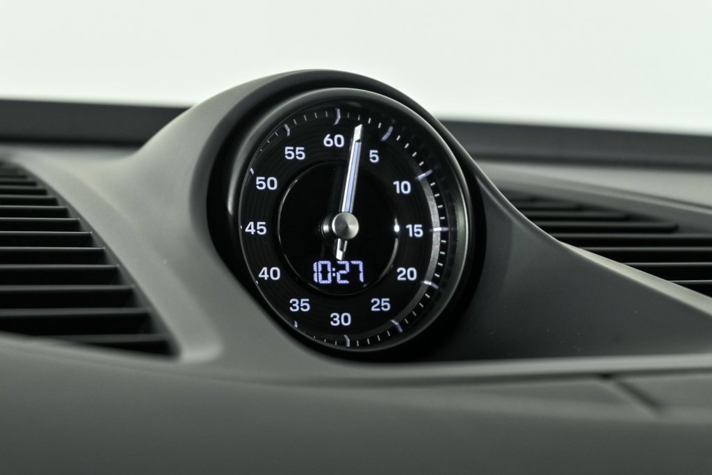 New 2025 Porsche Macan 4 Electric image 17