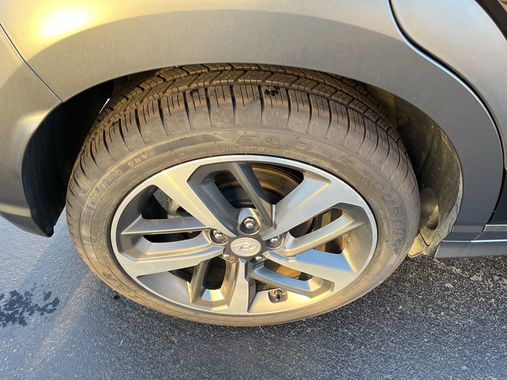 Used 2021 Hyundai Kona Limited image 35