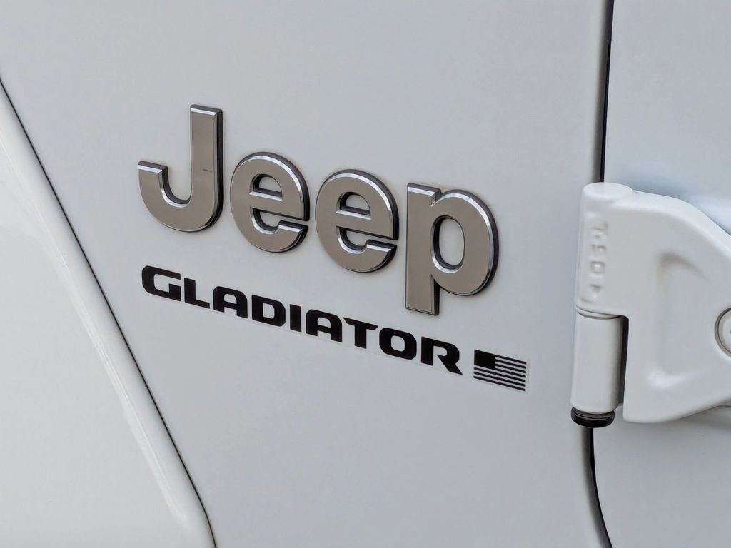 Used 2023 Jeep Gladiator Overland w/ Popular Equipment Package image 9