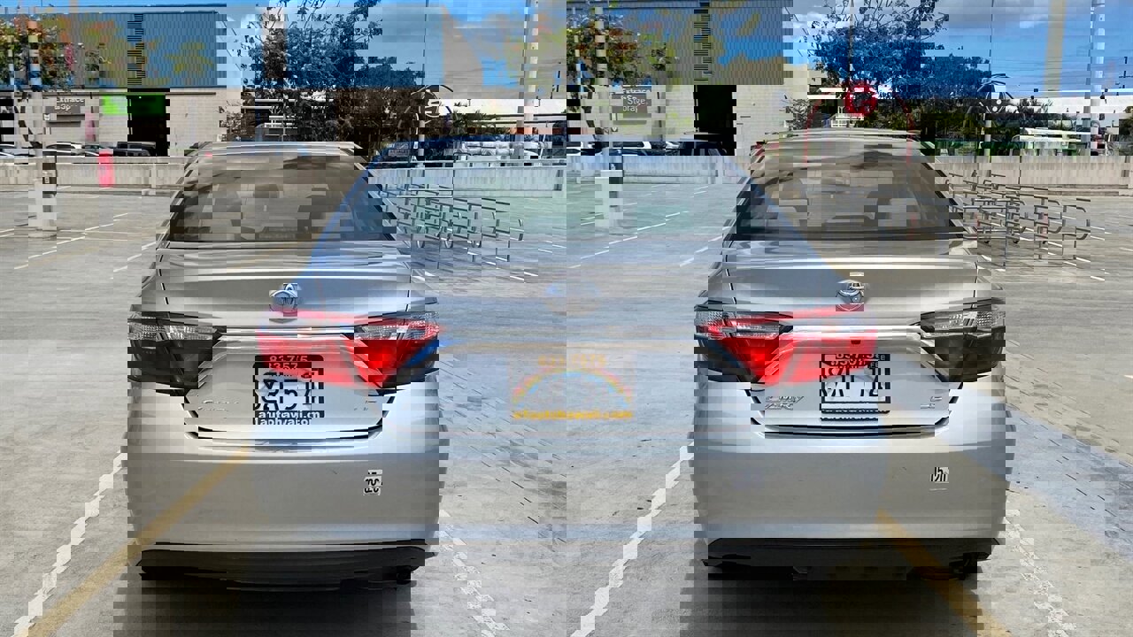 Used 2017 Toyota Camry LE image 5