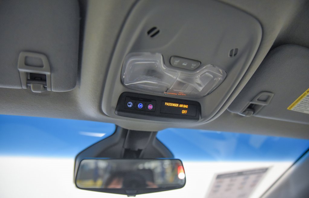 Used 2019 Chevrolet Bolt Premier w/ Infotainment Package image 28