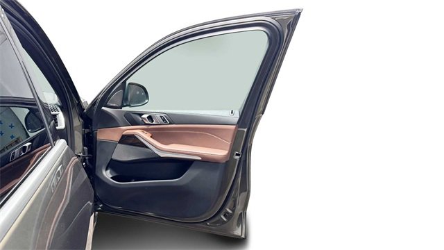 Used 2026 BMW X5 sDrive40i image 9