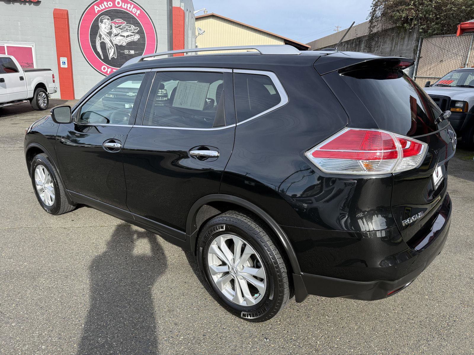 Used 2016 Nissan Rogue SV image 11
