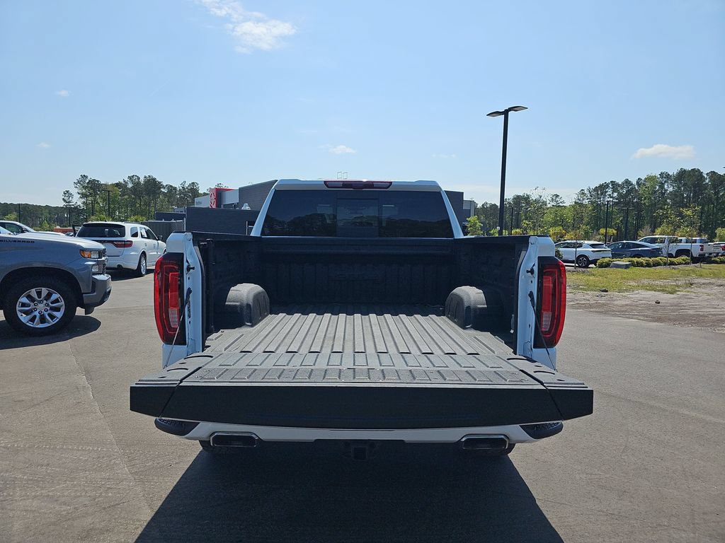 Used 2024 GMC Sierra 1500 AT4 w/ Technology Package AWD/4WD image 17