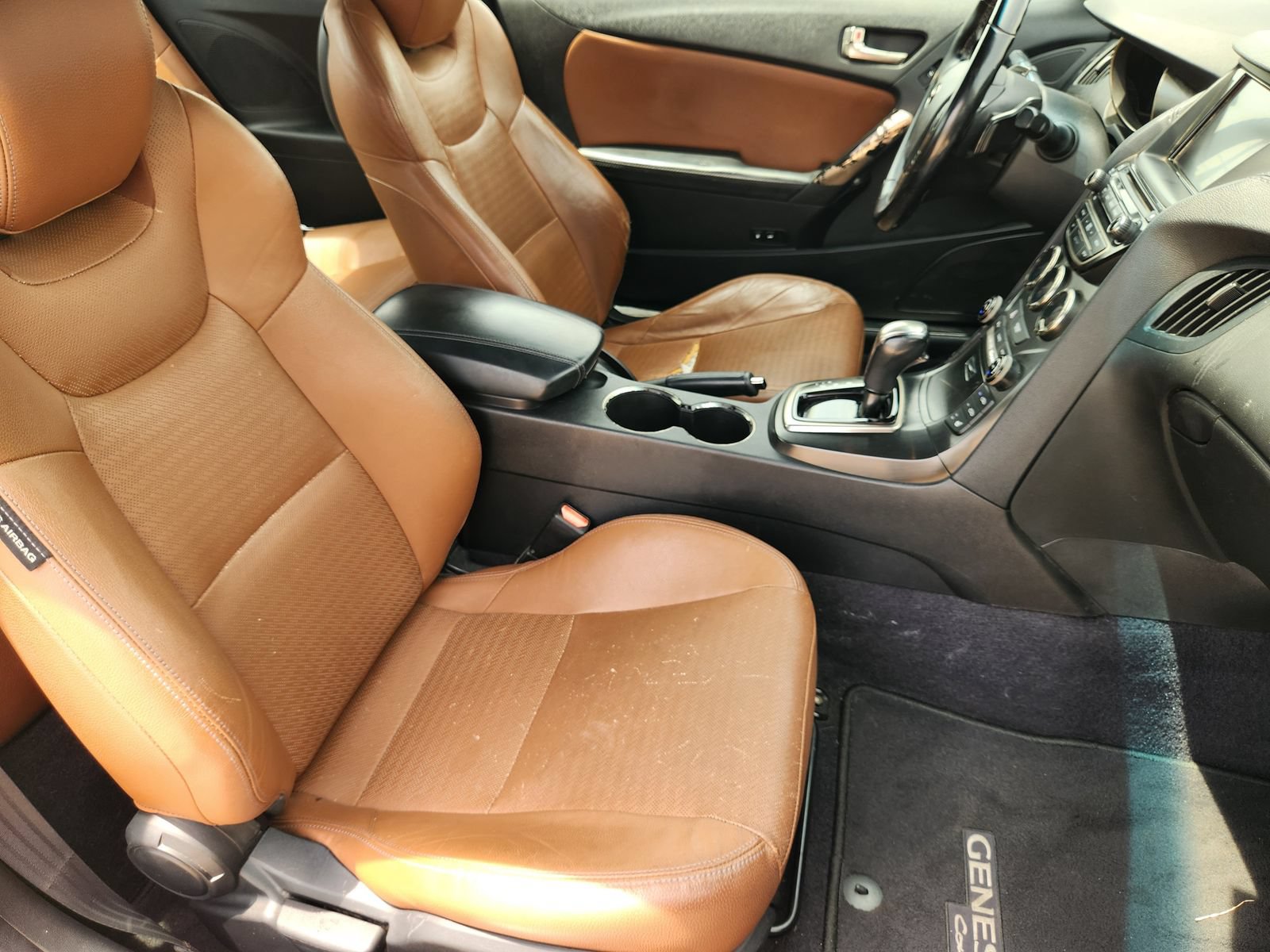 Used 2015 Hyundai Genesis 3.8 RWD image 16