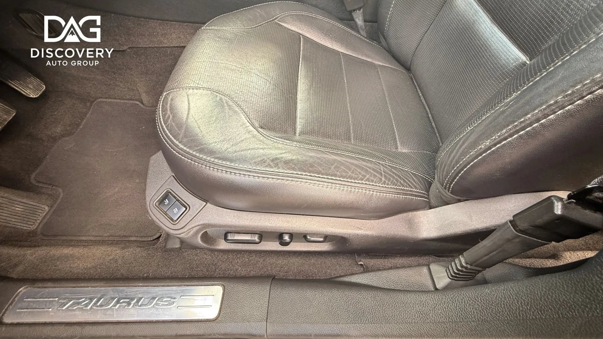Used 2013 Ford Taurus Limited FWD image 21