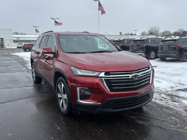 Used 2023 Chevrolet Traverse LT w/ LT Premium Package image 3
