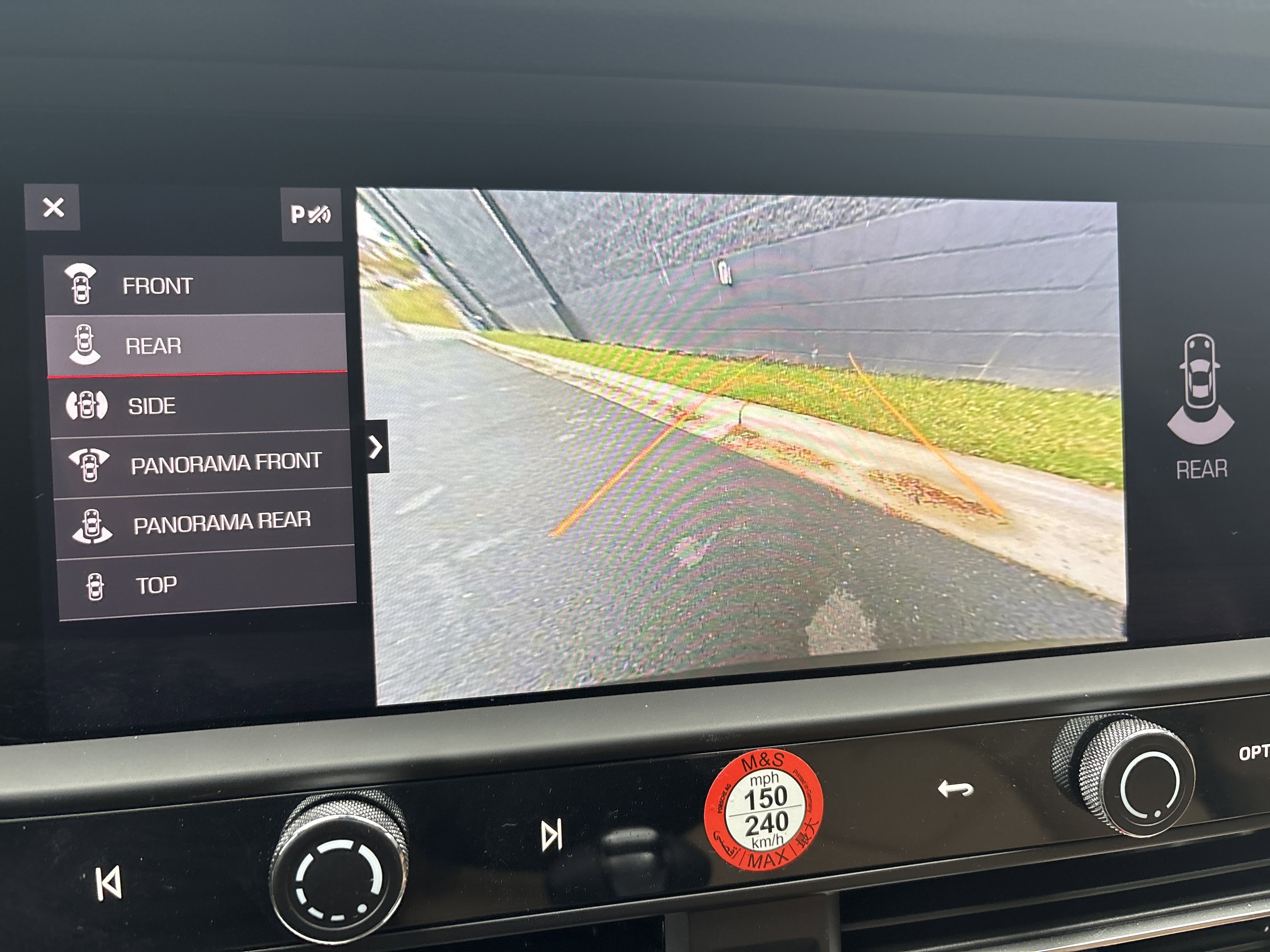 Certified 2025 Porsche Macan image 23