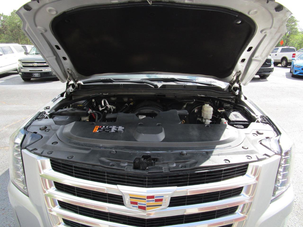Used 2020 Cadillac Escalade Luxury RWD image 34