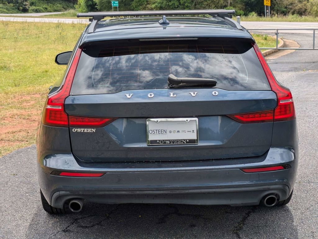 Used 2020 Volvo V60 T5 Momentum FWD image 5