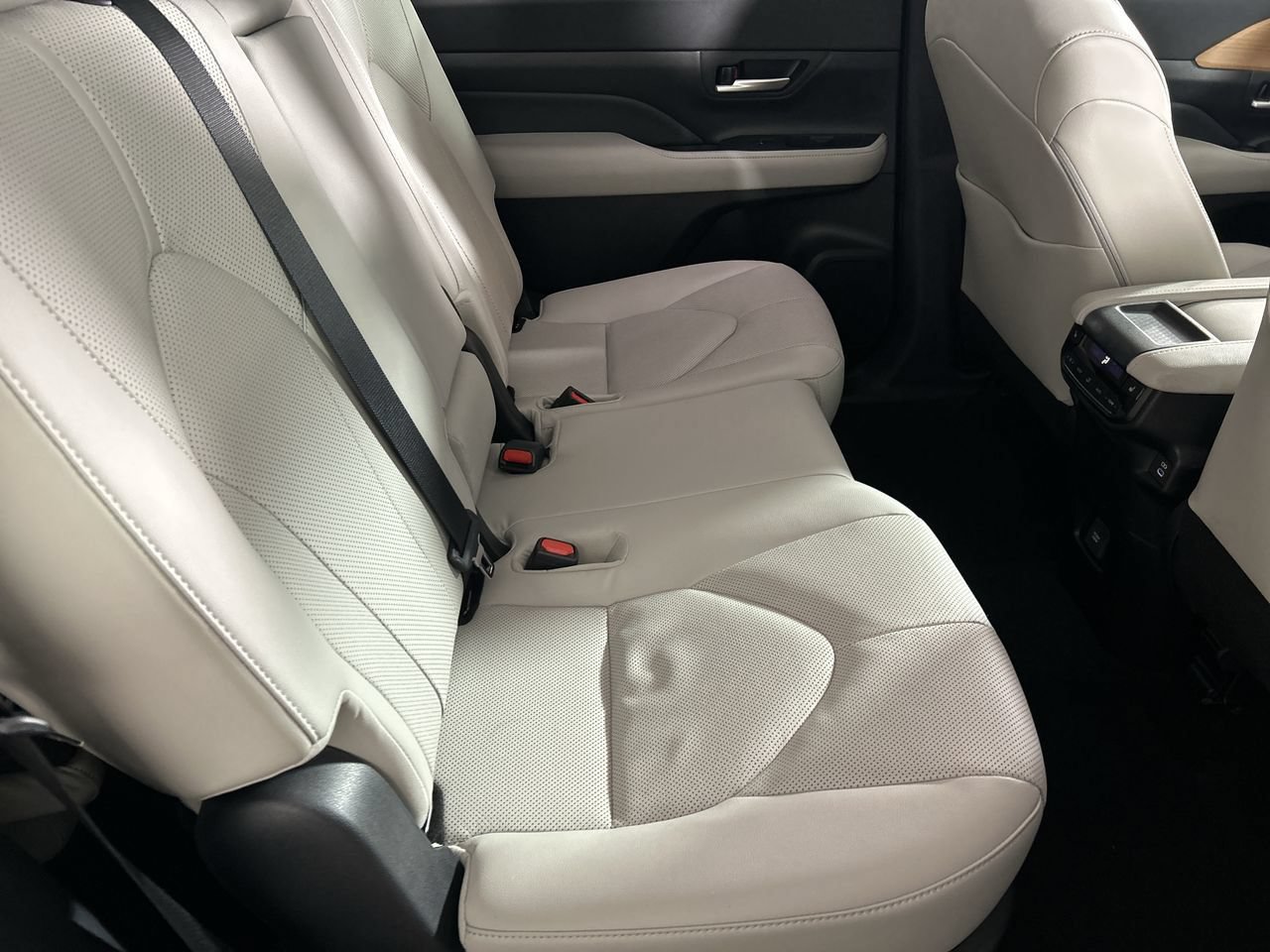 Used 2026 Toyota Grand Highlander AWD Hybrid image 26