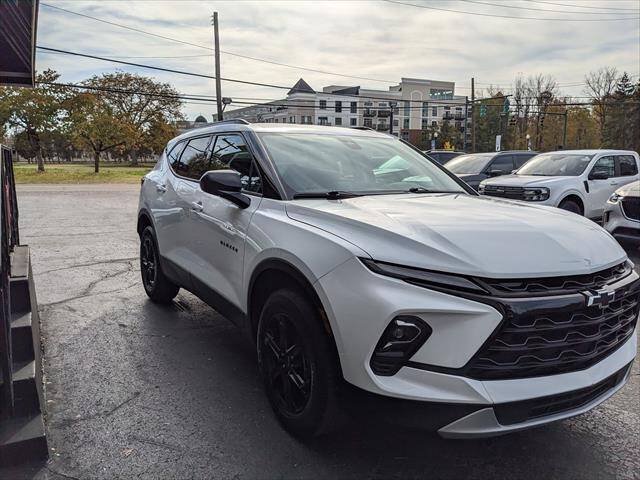 Used 2025 Chevrolet Blazer LT w/ Convenience Package FWD image 7