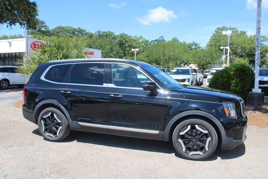 Used 2023 Kia Telluride S w/ S Sunroof Package AWD/4WD image 4