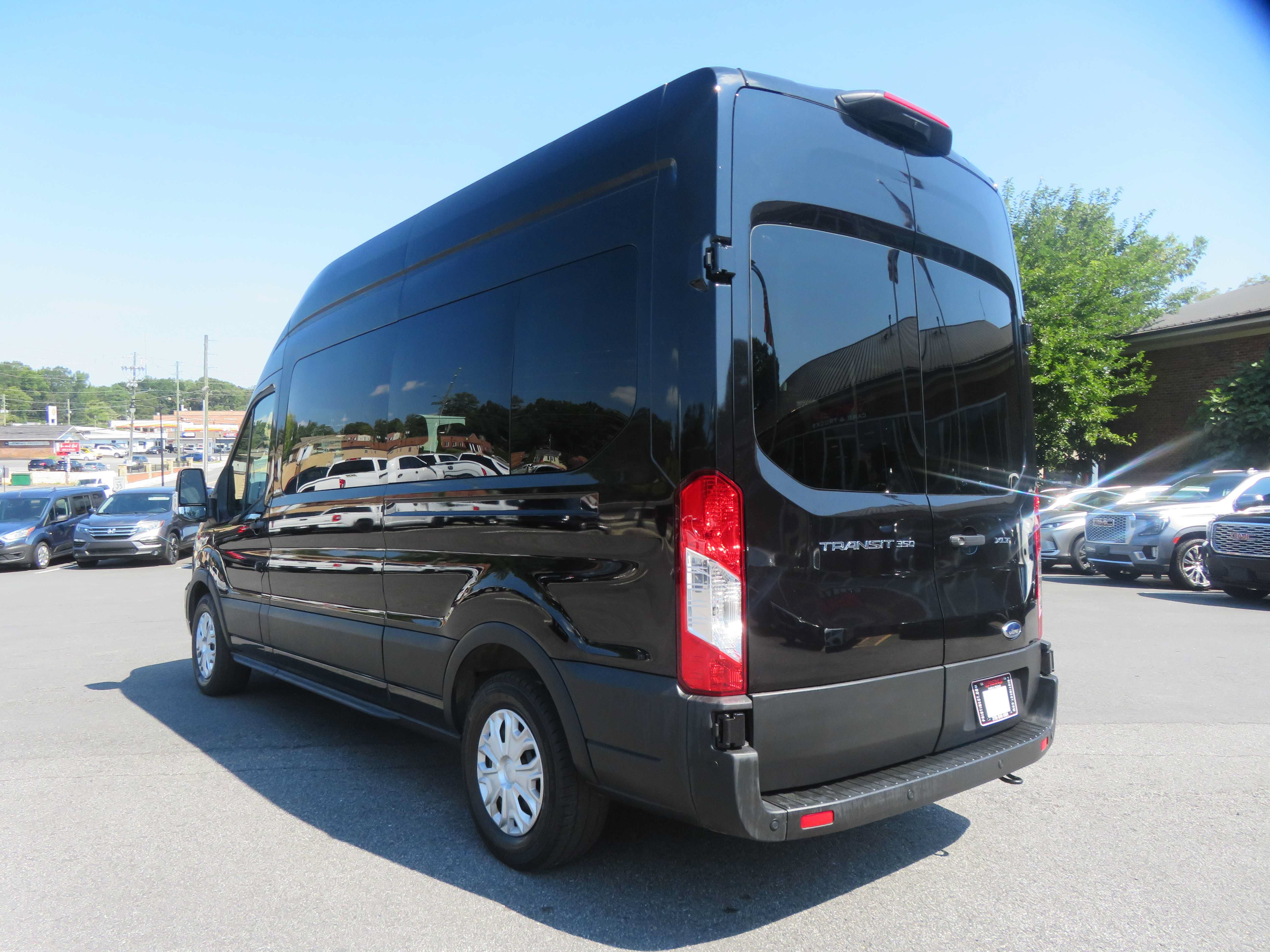 Used 2025 Ford Transit 350 XLT RWD image 6
