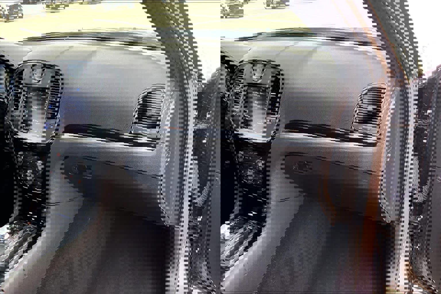 Used 2023 Chrysler 300 S image 19