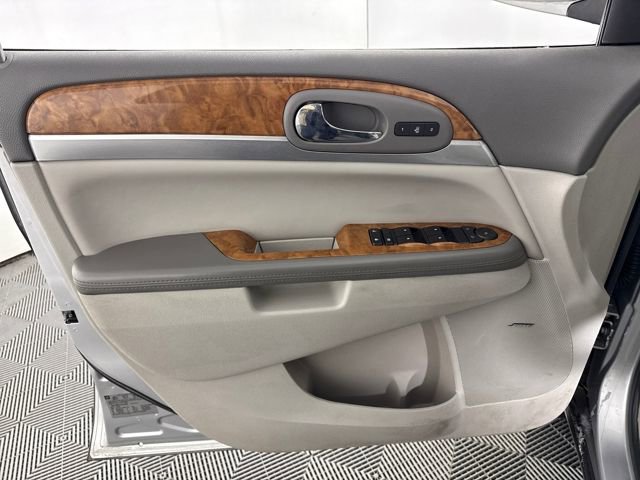 Used 2010 Buick Enclave CXL image 5