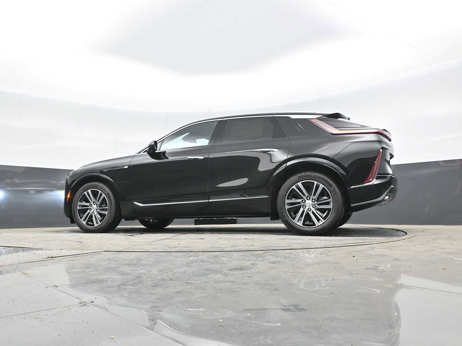 New 2025 Cadillac Lyriq Luxury image 33