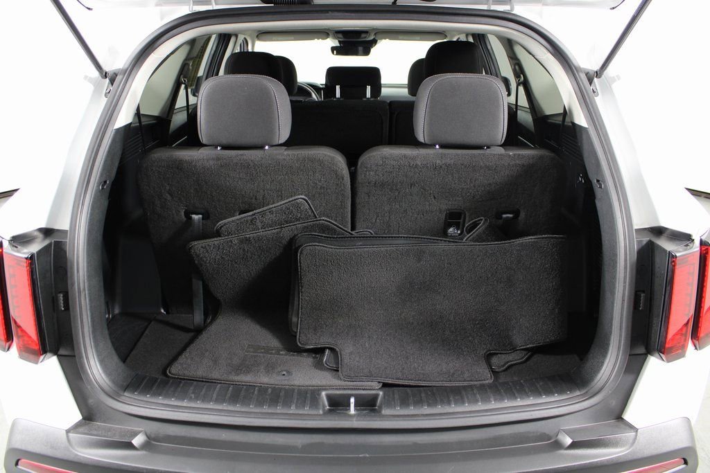 Used 2023 Kia Sorento LX image 14