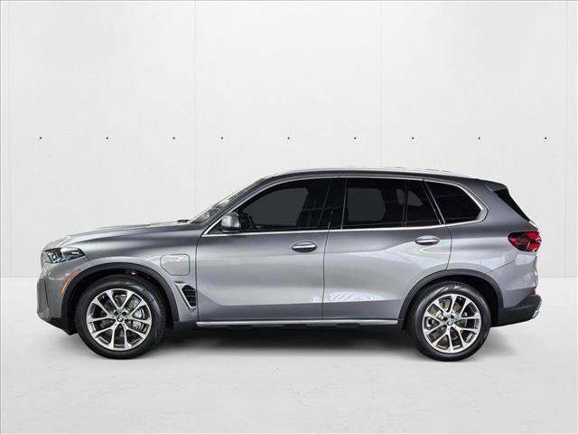 Used 2025 BMW X5 xDrive50e w/ Parking Assistance Package image 5