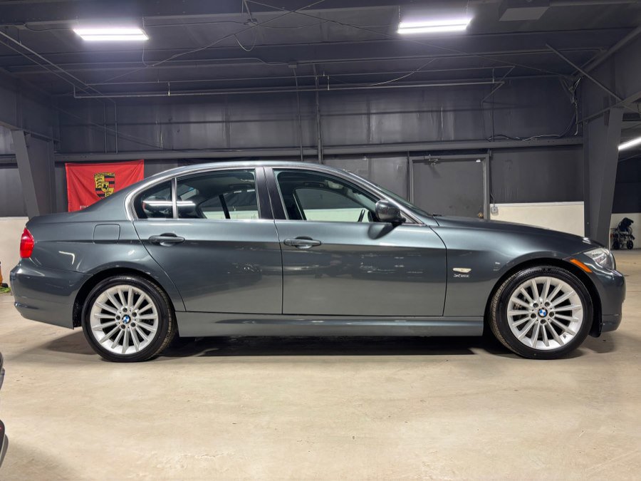 Used 2011 BMW 335i xDrive Sedan image 2