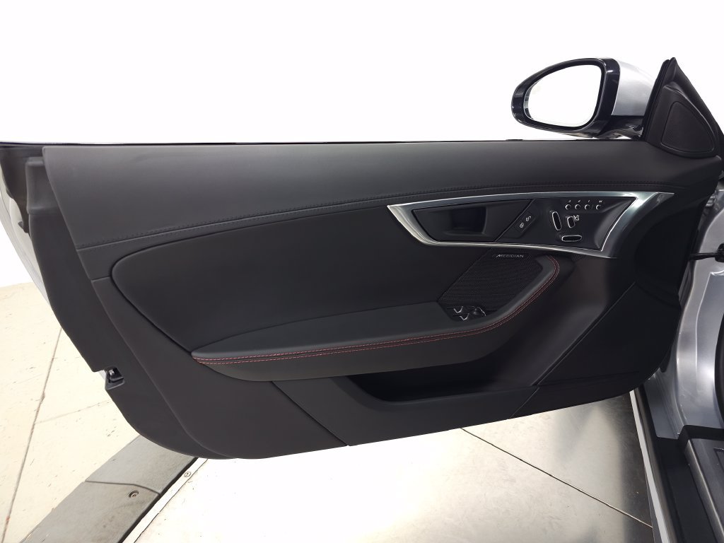 Used 2020 Jaguar F-TYPE R-Dynamic AWD/4WD image 13
