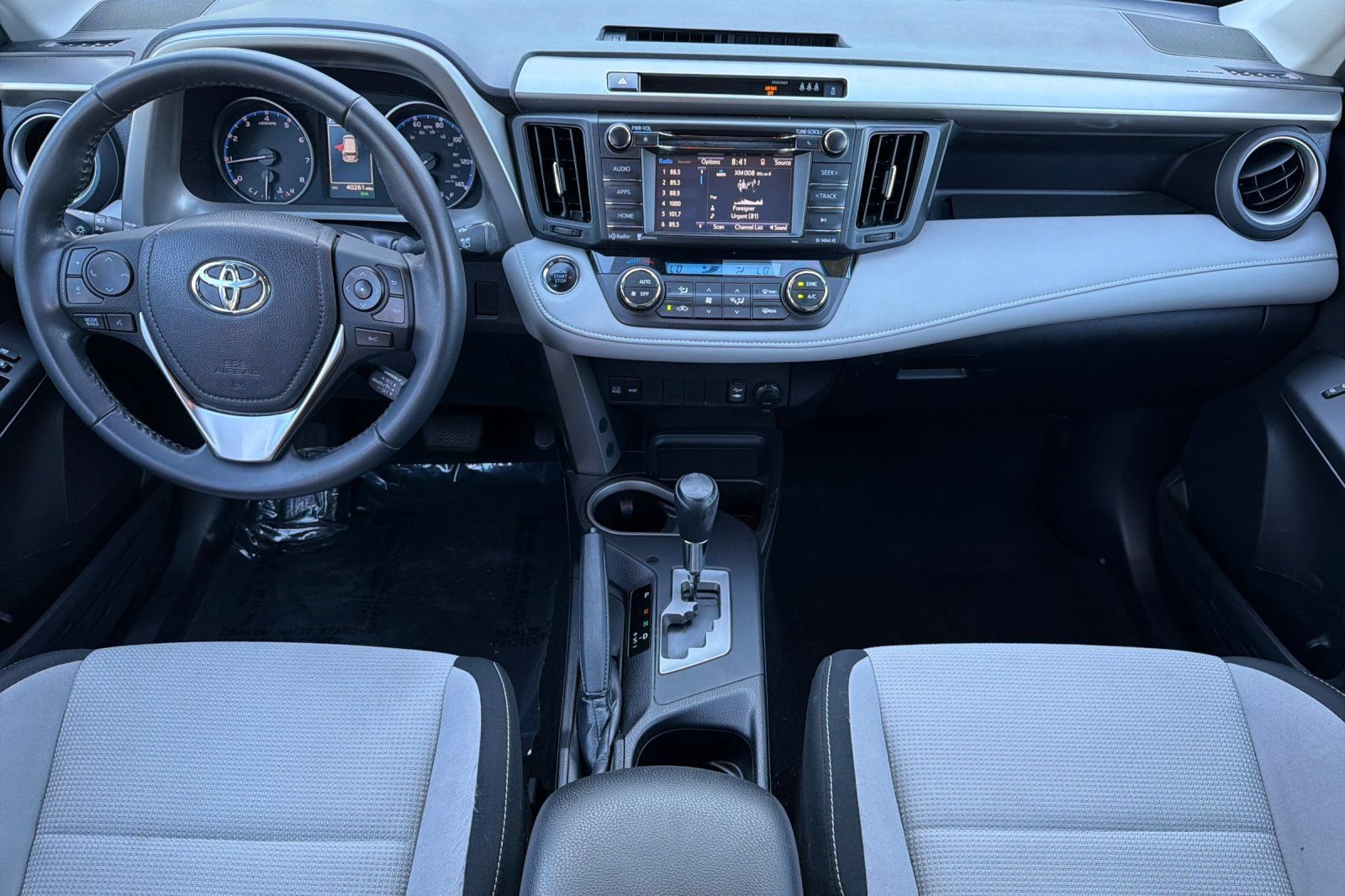Used 2018 Toyota RAV4 XLE FWD image 13